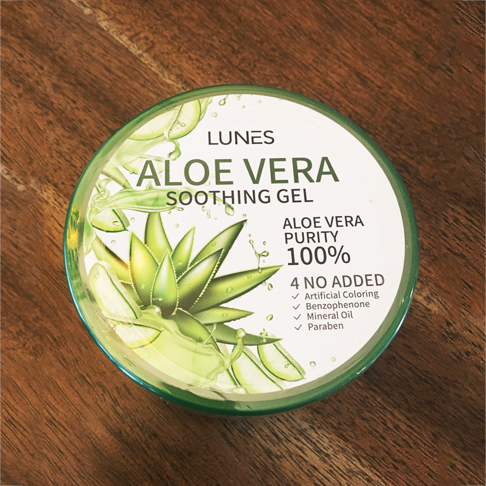 Top view of the  ALOE VERA SOOTHING & MOISTURE GEL product.